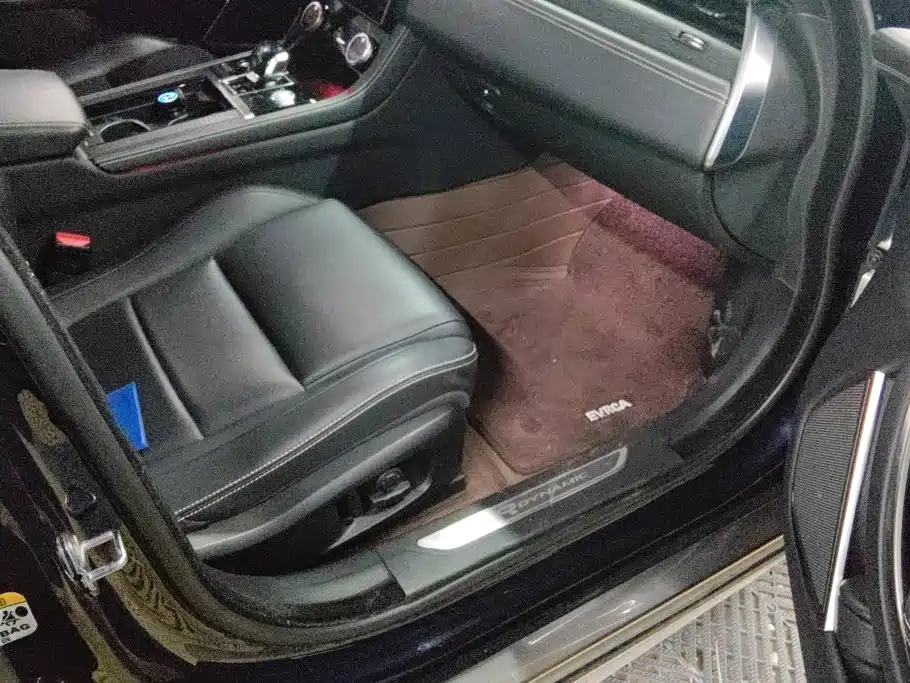 Jaguar XFL — миниатюра 8