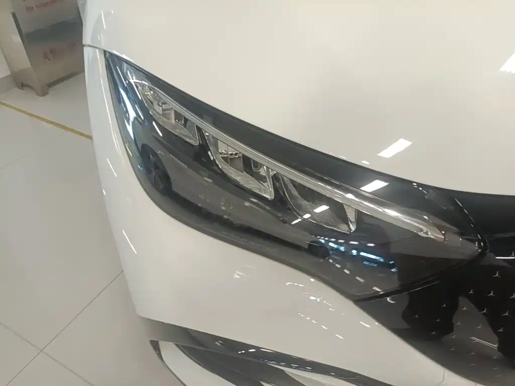 Mercedes-Benz EQE — миниатюра 11