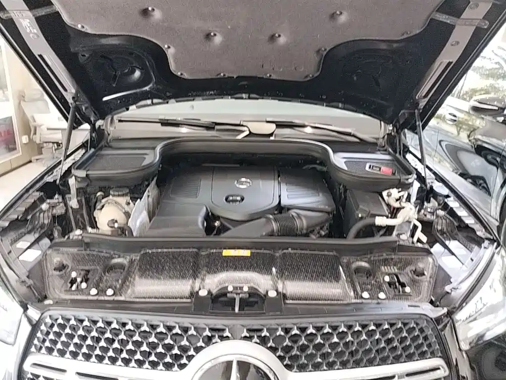 Mercedes-Benz GLE (Import) — миниатюра 20