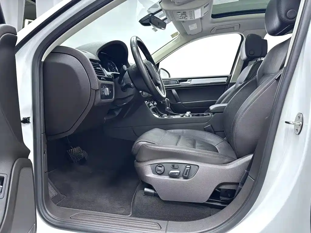 Volkswagen Touareg — миниатюра 4