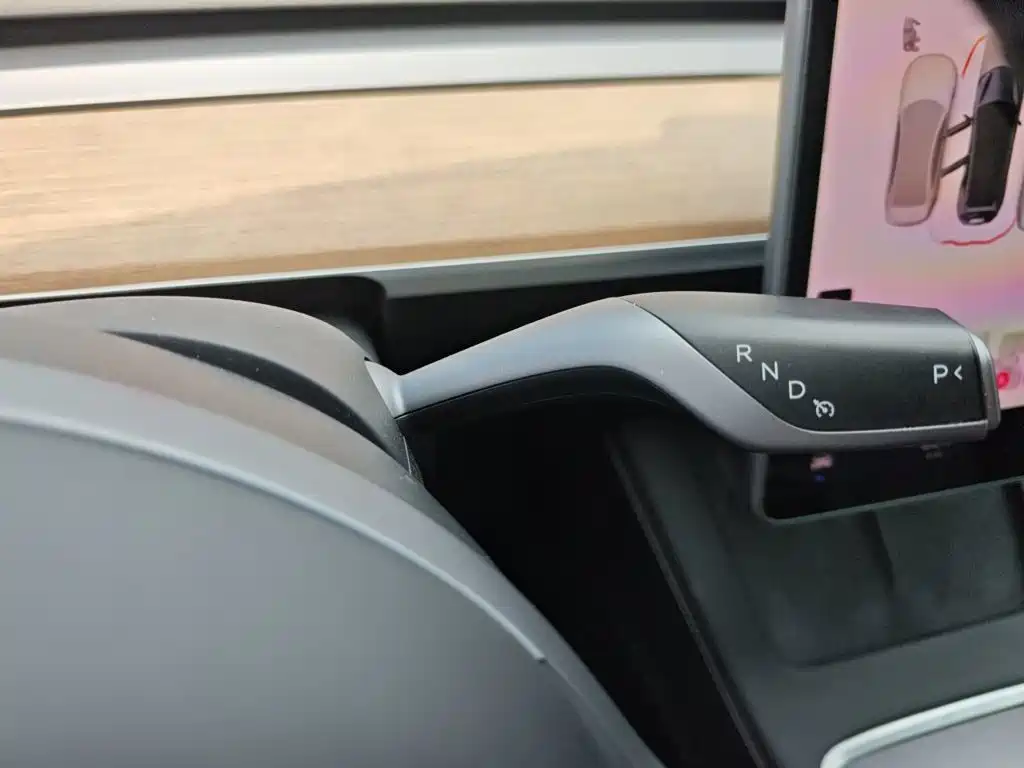 Tesla Model 3 — миниатюра 7