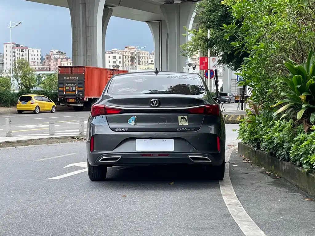 Changan Eado — миниатюра 4