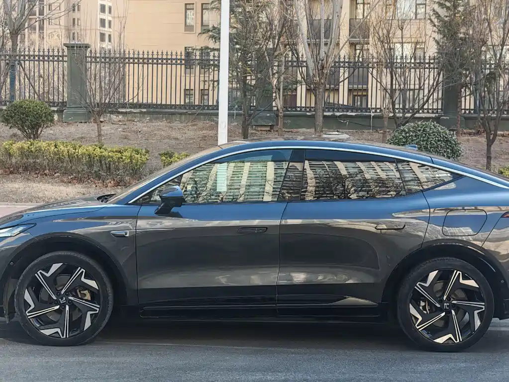 RISING AUTO FEIFAN R7