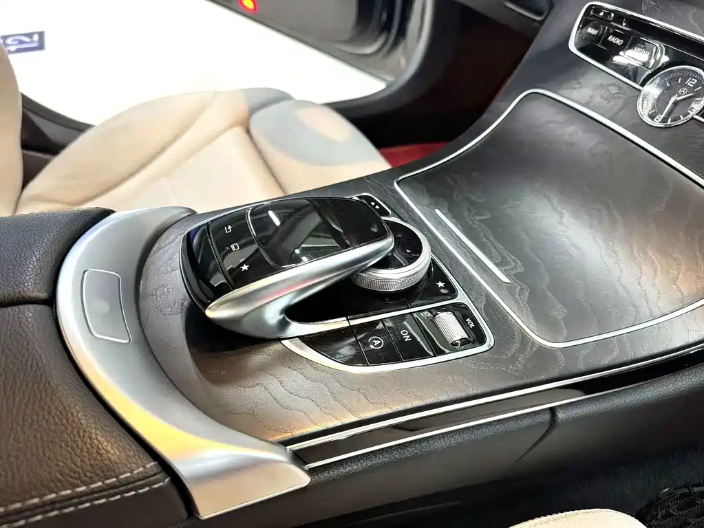 Mercedes-Benz C-Class — миниатюра 16