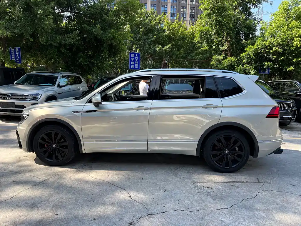 Volkswagen Tiguan L — миниатюра 6