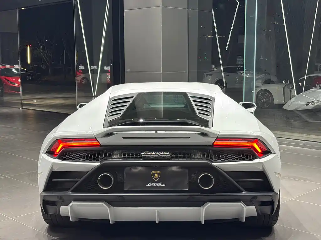 LAMBORGHINI HURACÁN