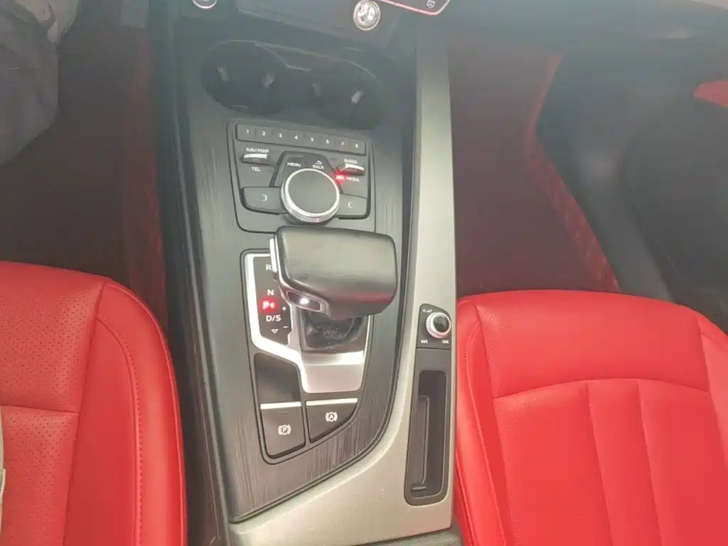 Audi A4L — миниатюра 14