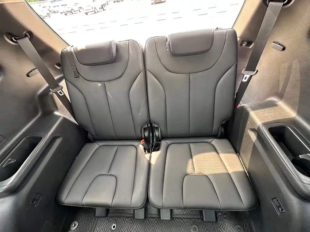 Hyundai Santa Fe — миниатюра 9