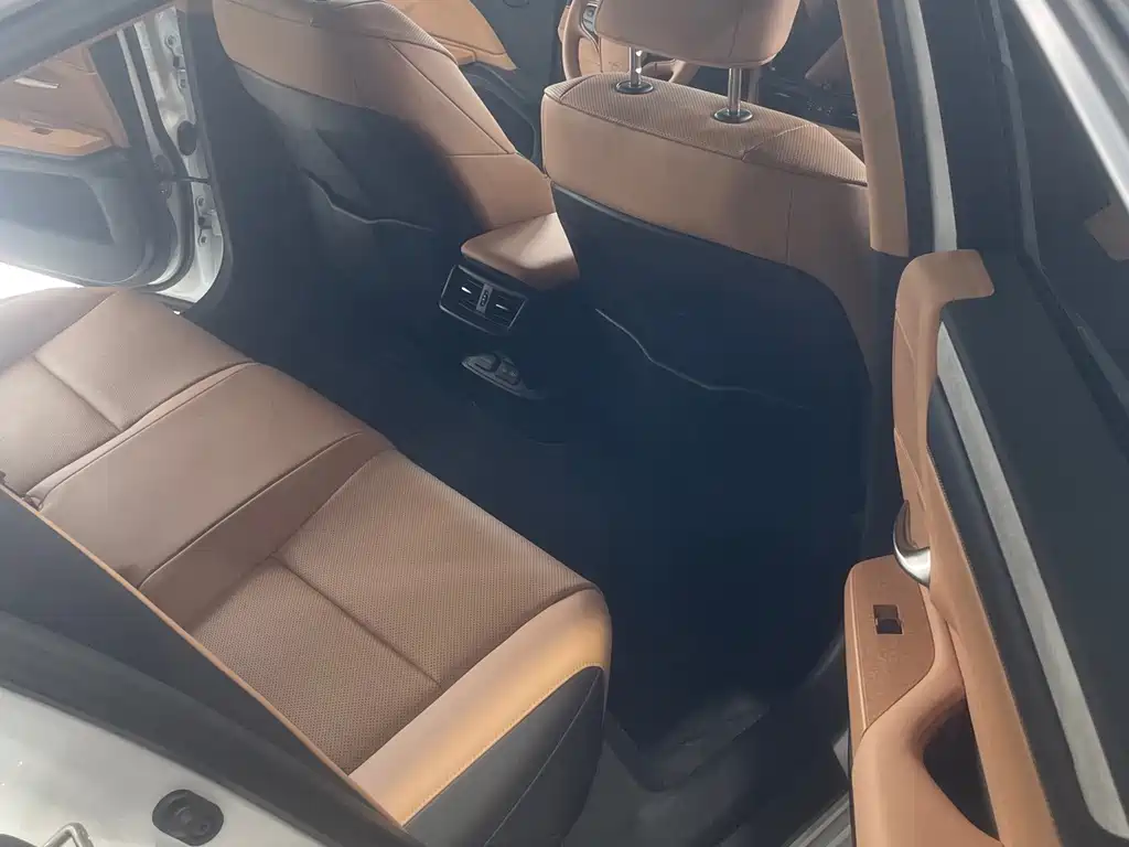 Заказать Lexus ES 2026 года за 5 193 294 ₽  из Китая