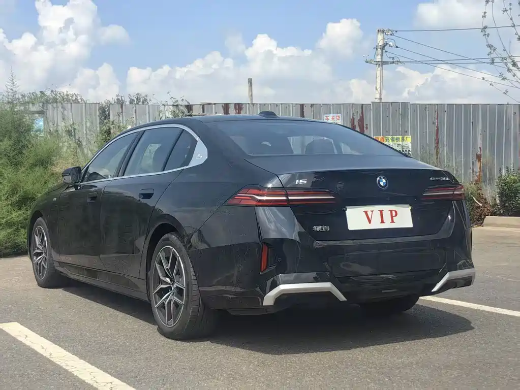 BMW i5 — миниатюра 9