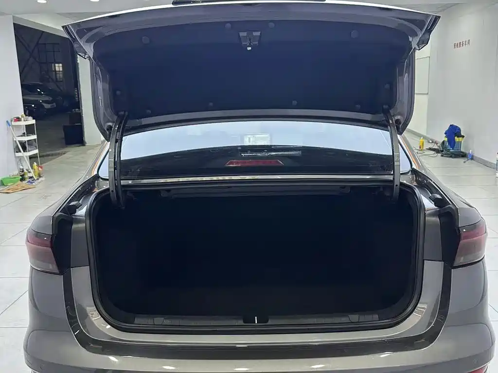 Geely Emgrand — миниатюра 8
