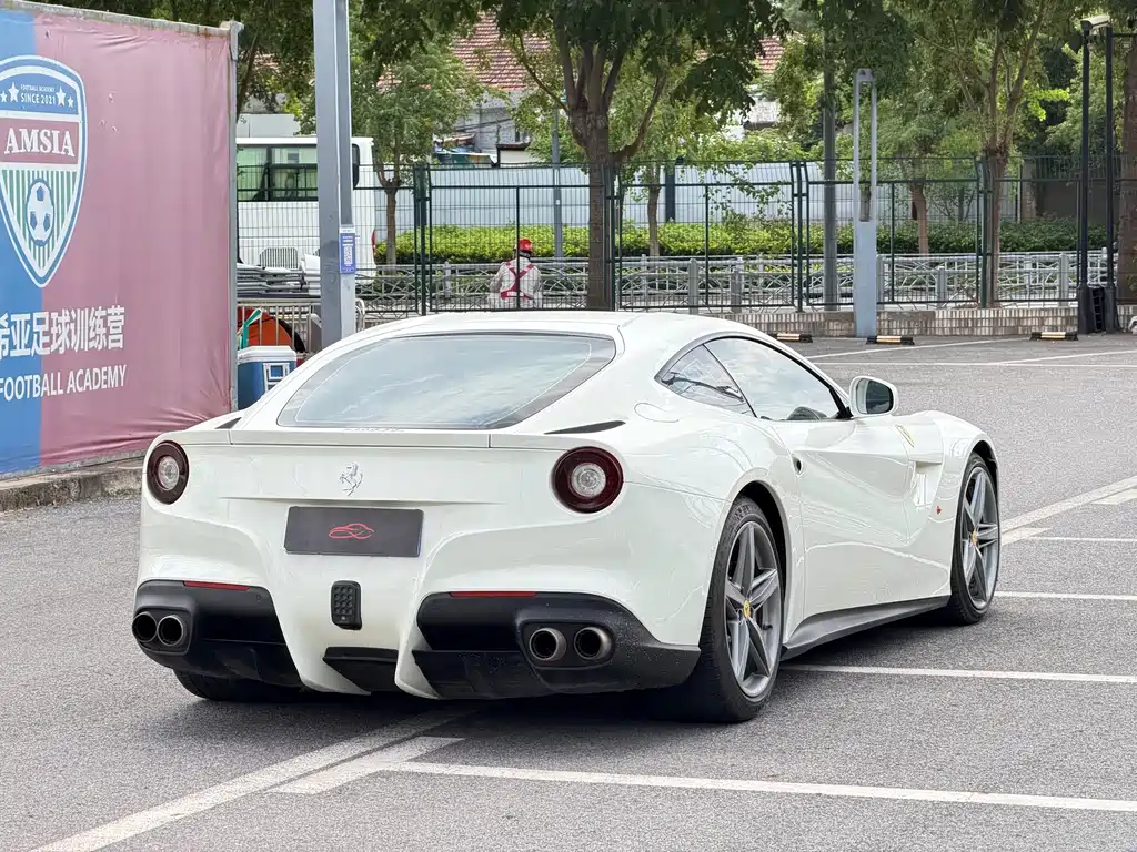 Ferrari F12berlinetta — миниатюра 6