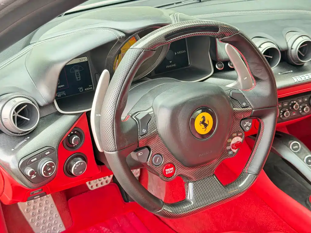 Ferrari F12berlinetta — миниатюра 11