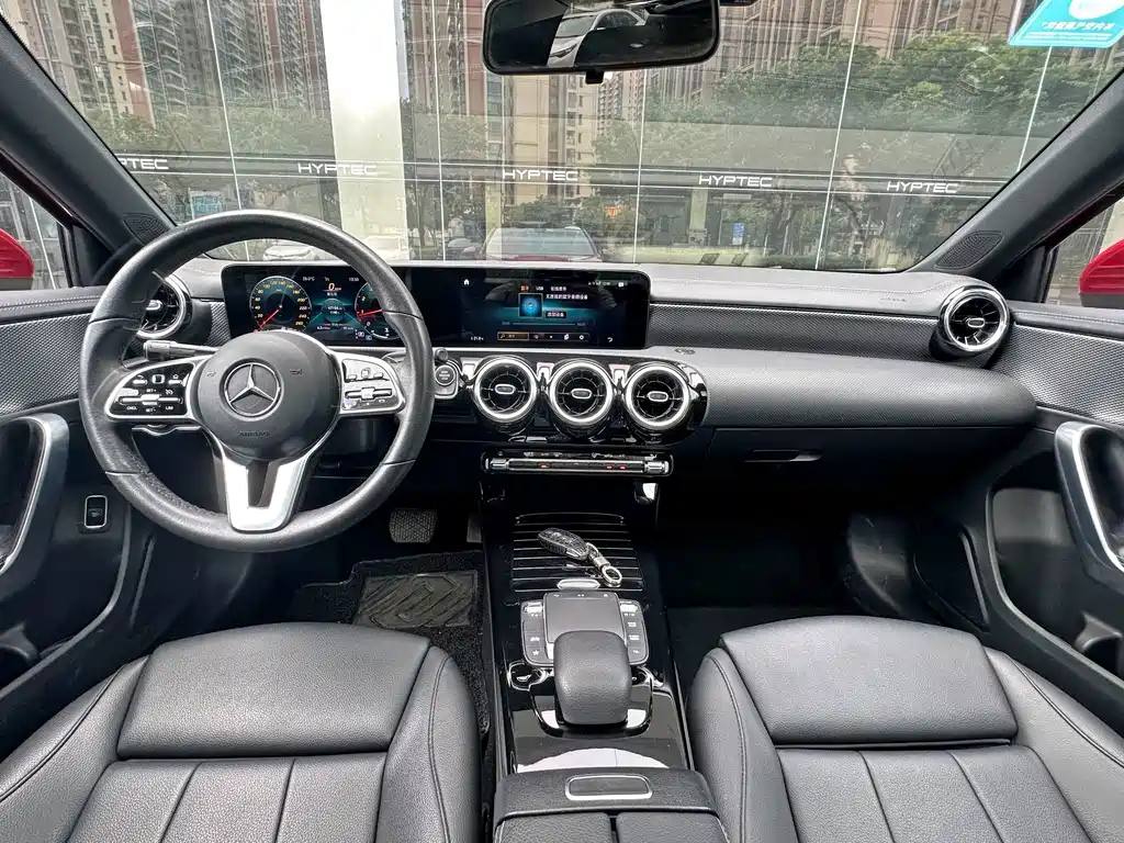 Mercedes-Benz A-Class — миниатюра 9