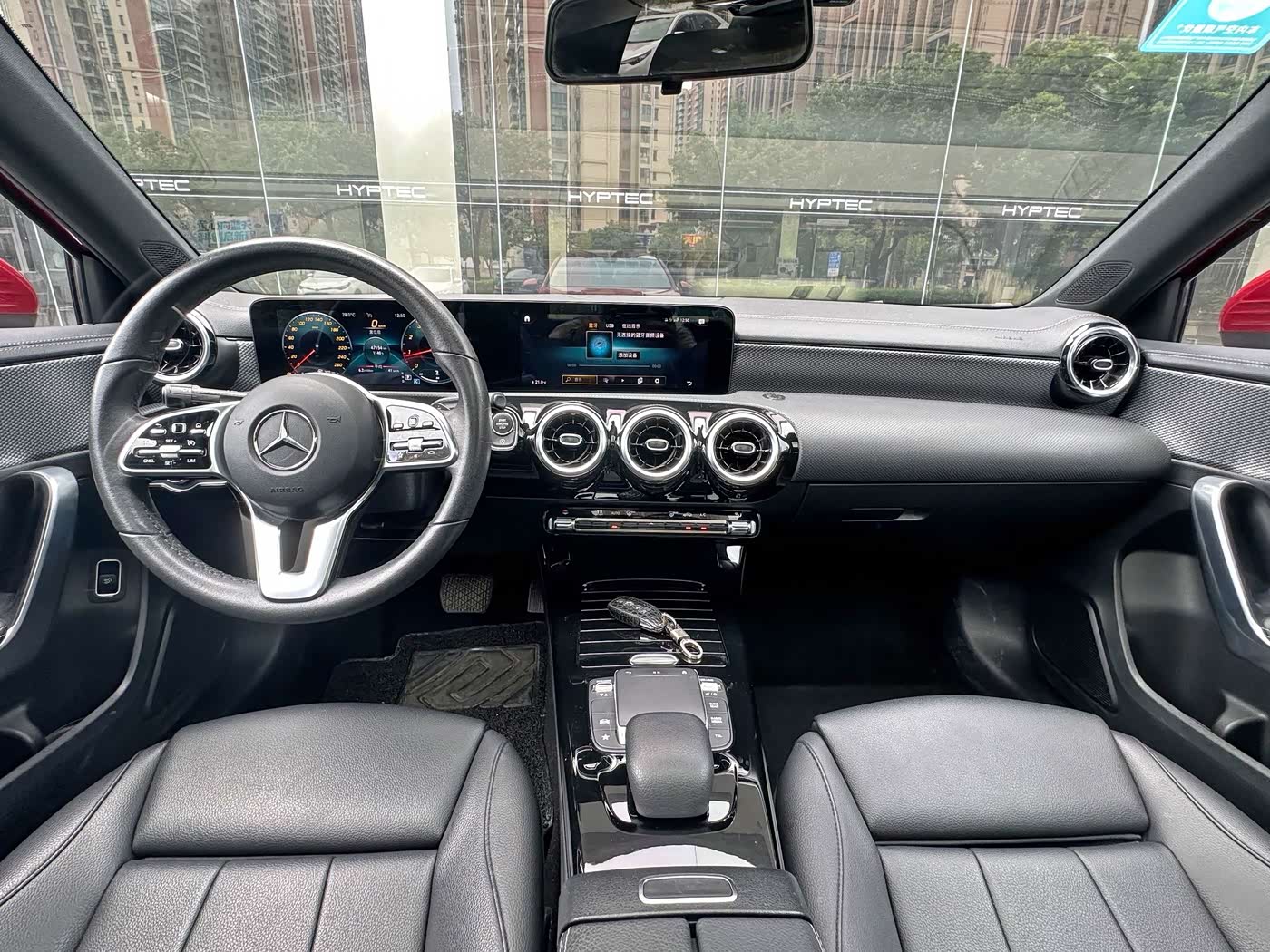 Mercedes-Benz A-Class 1.3 л 2021 г. красный/фиолетовый, пробег 47000 км