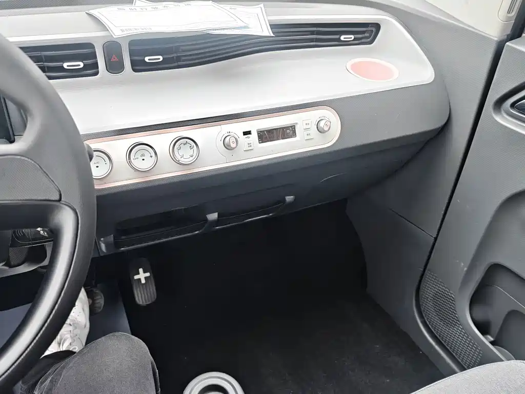 Wuling MINIEV — миниатюра 11