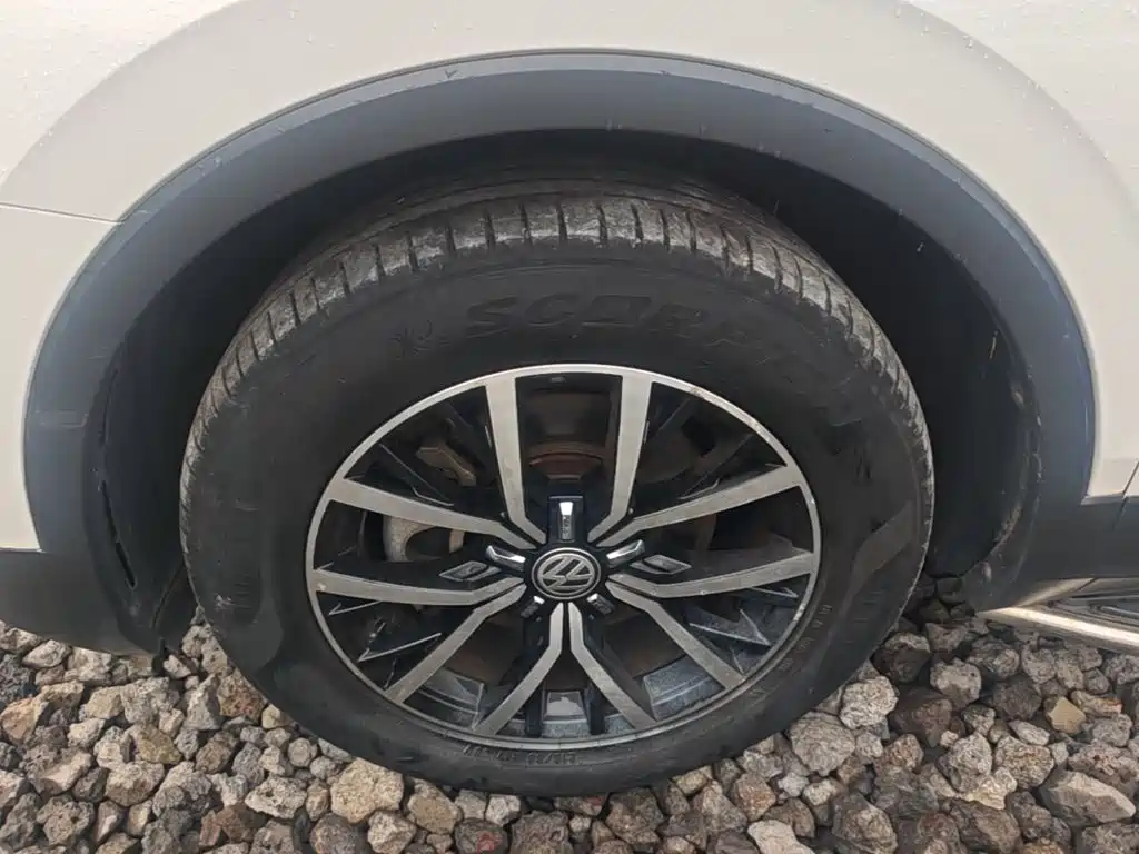Volkswagen Tiguan L — миниатюра 23