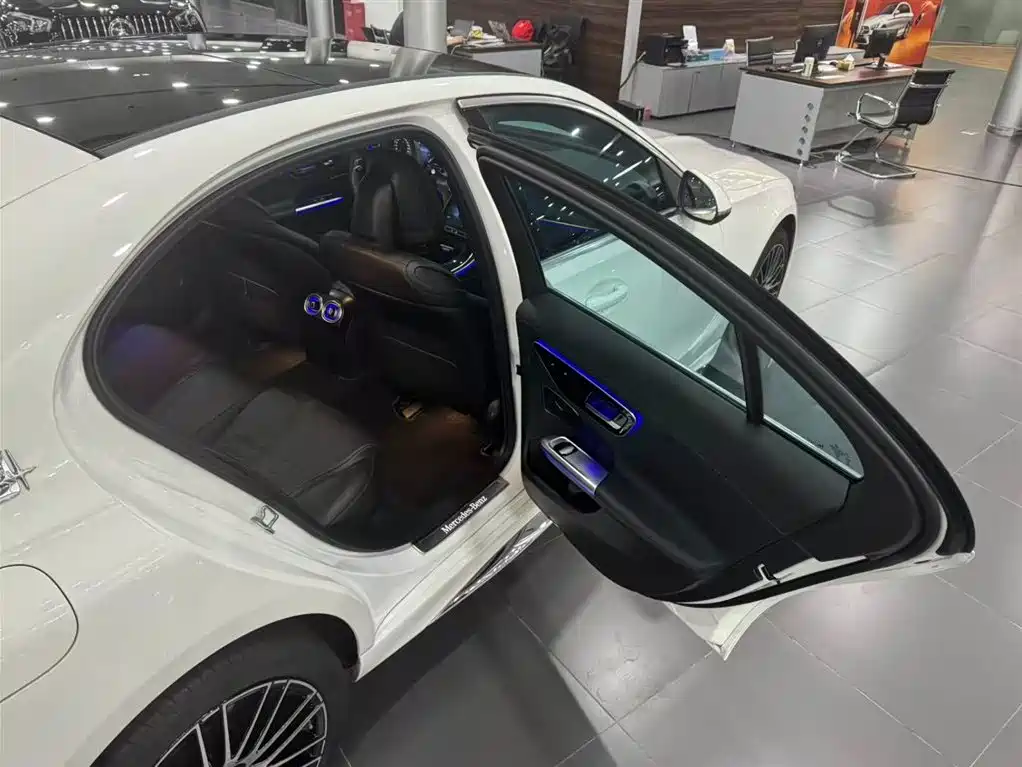 Mercedes-Benz C-Class — миниатюра 18