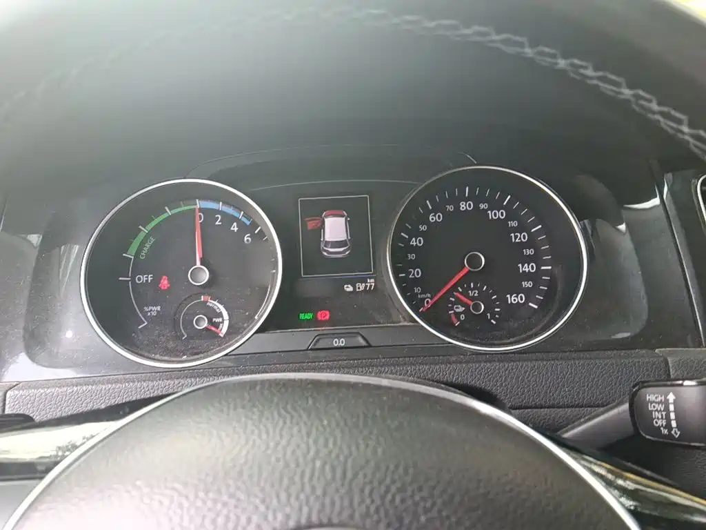 Volkswagen Golf EV — миниатюра 4