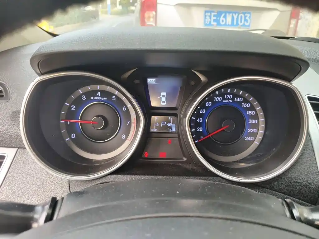 Hyundai Elantra Langdong — миниатюра 4