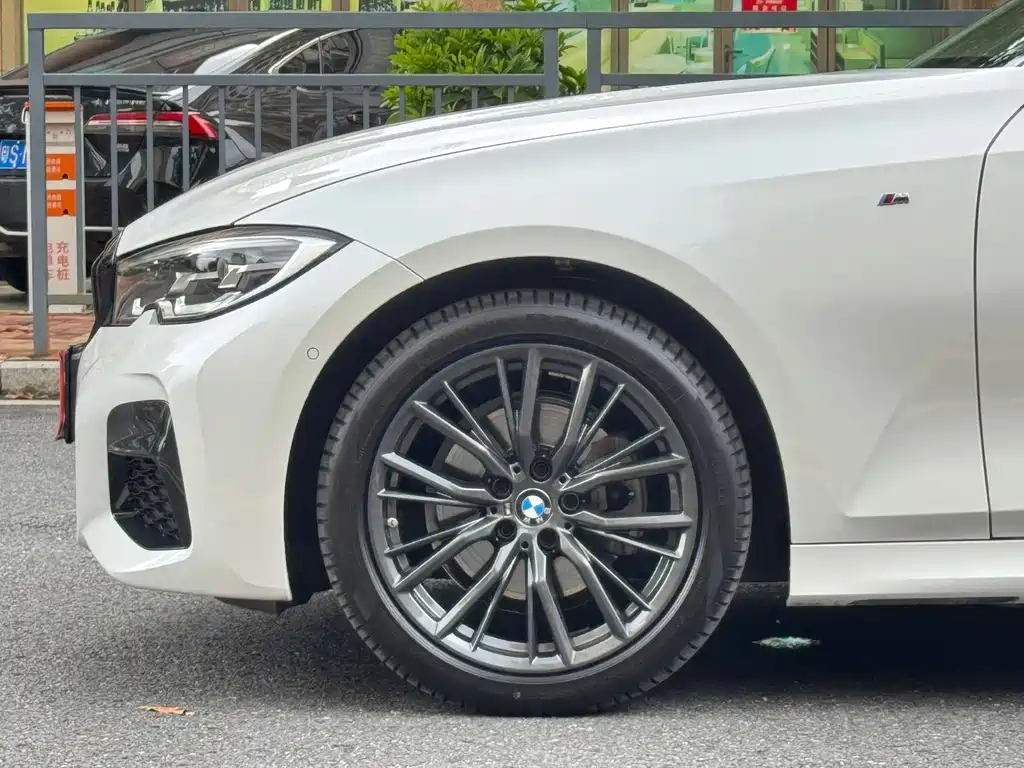 BMW 3 Series — миниатюра 25
