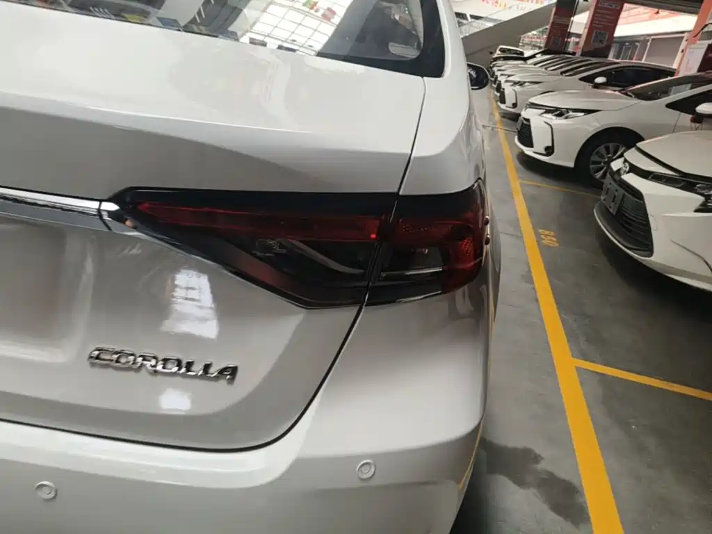 Toyota Corolla — миниатюра 8