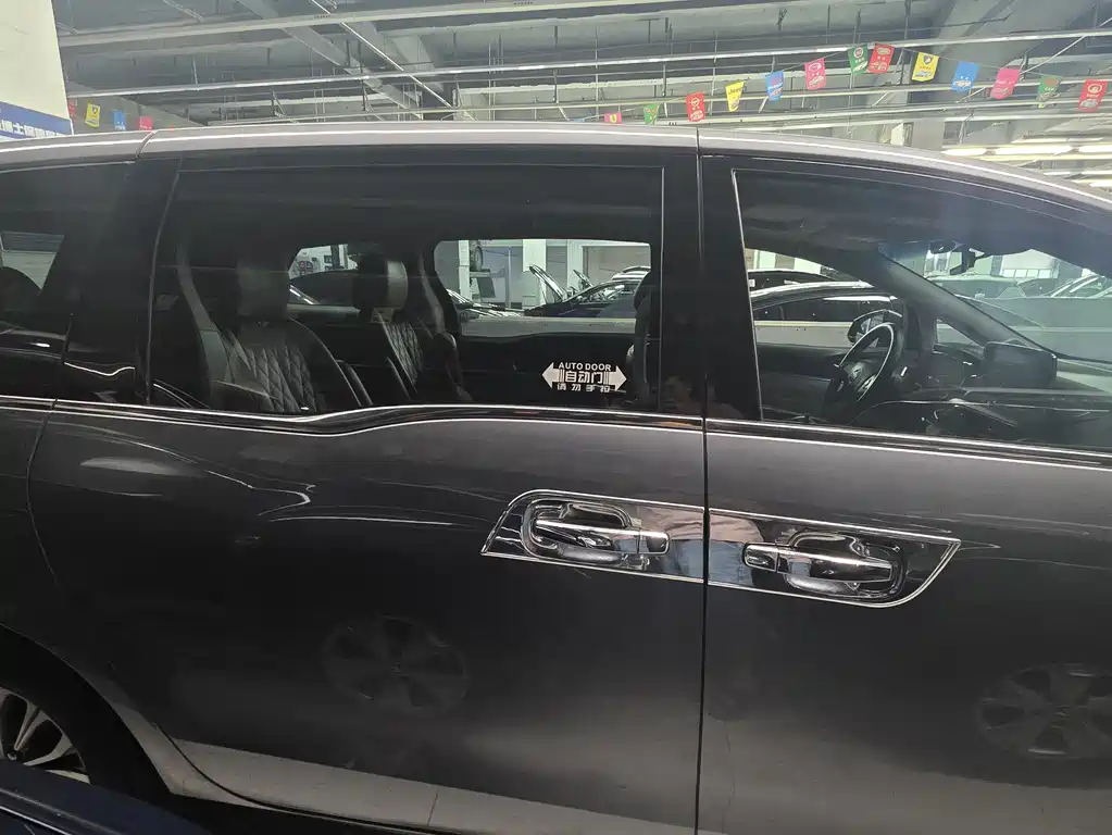 Buick GL8 — миниатюра 3