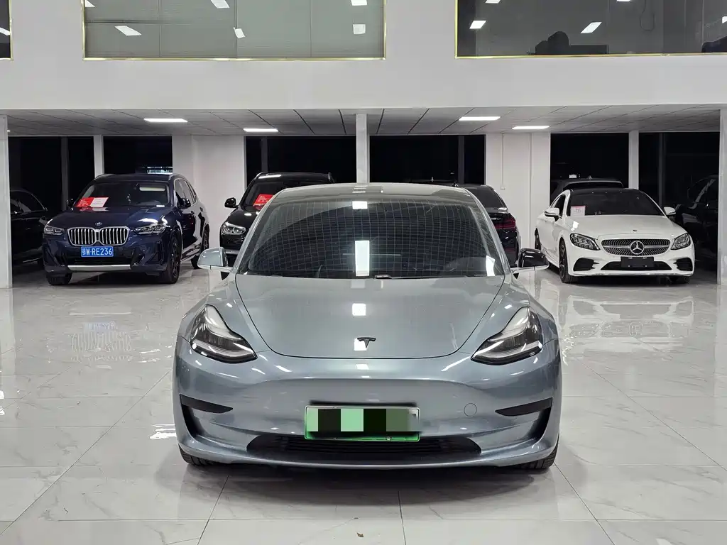 Tesla Model 3 — миниатюра 2