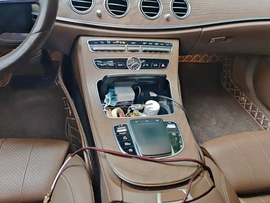 Mercedes-Benz E-Class — миниатюра 16