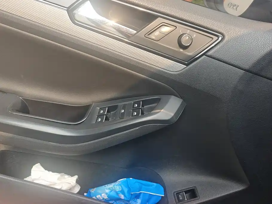 Volkswagen Sagitar — миниатюра 7