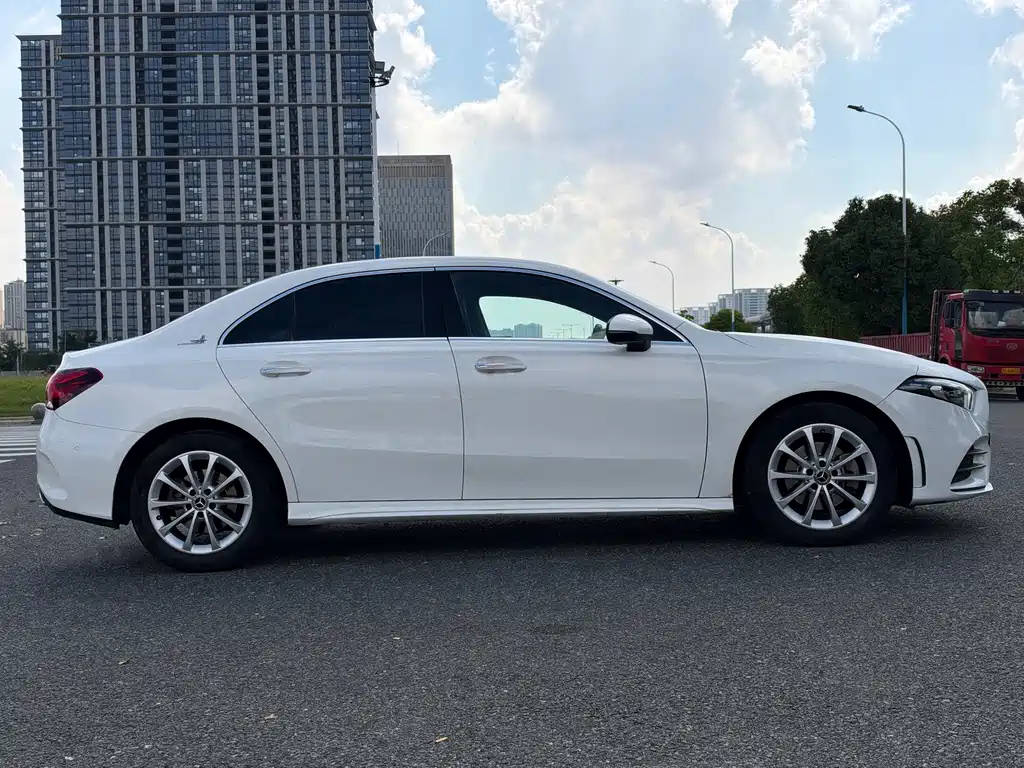 Mercedes-Benz A-Class — миниатюра 4