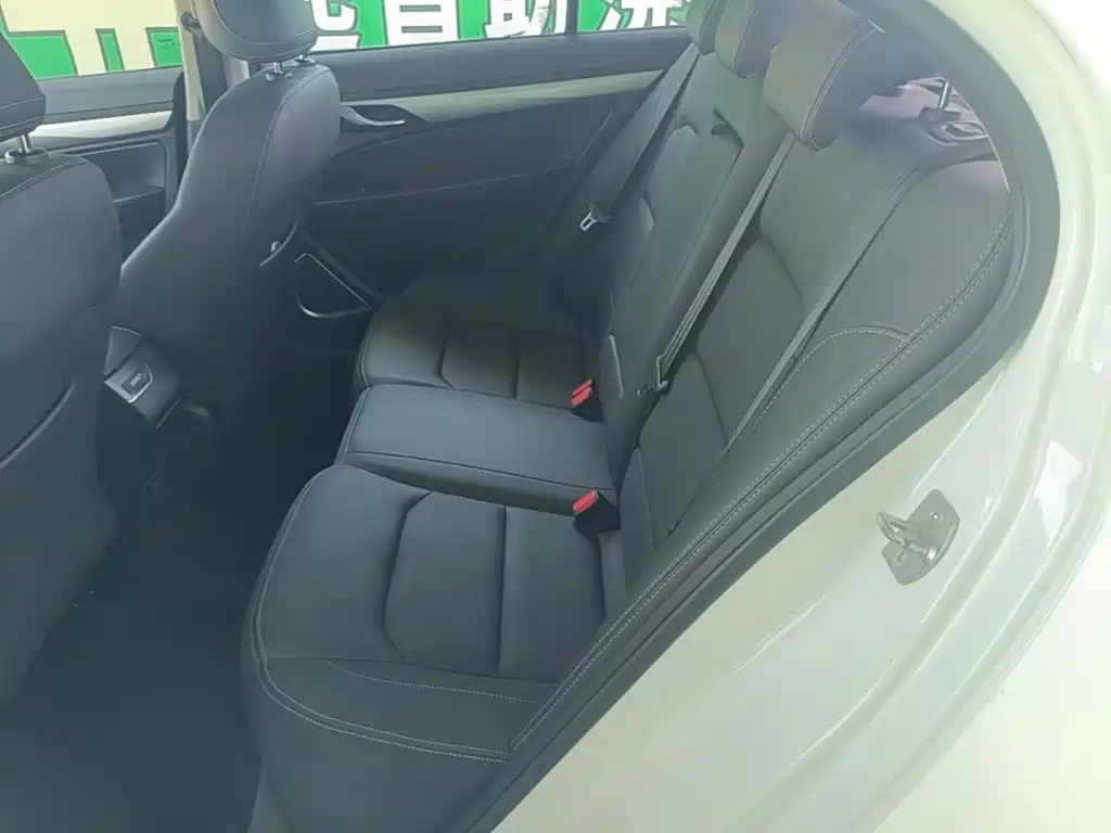 Geely Emgrand — миниатюра 17