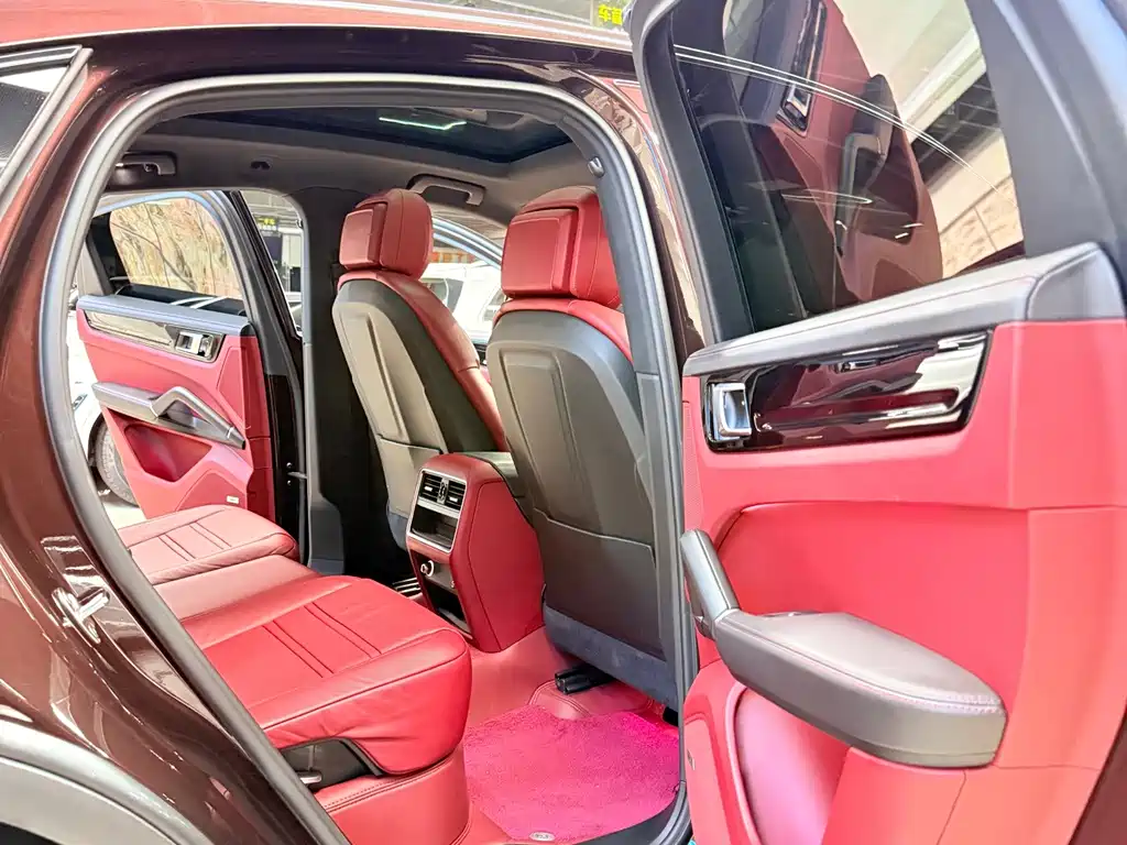 Porsche Cayenne — миниатюра 11