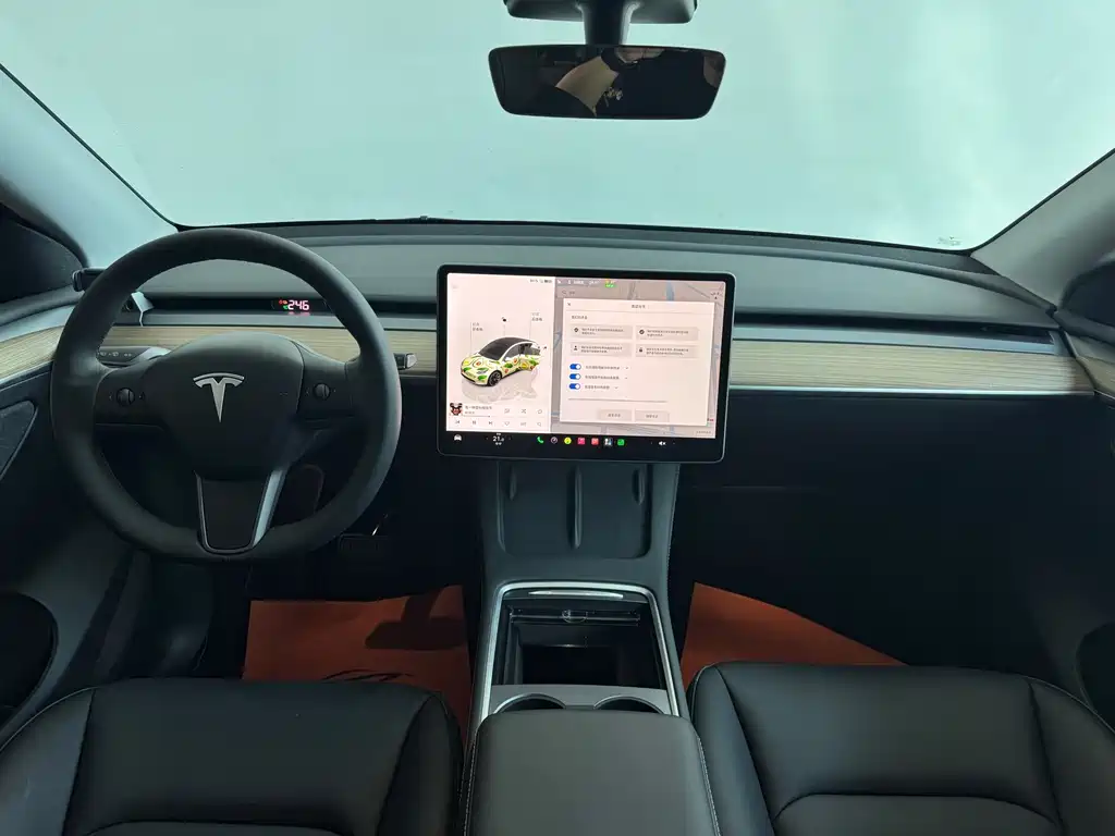 Tesla Model Y — миниатюра 11