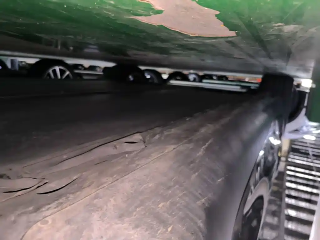 Tesla Model Y — миниатюра 21