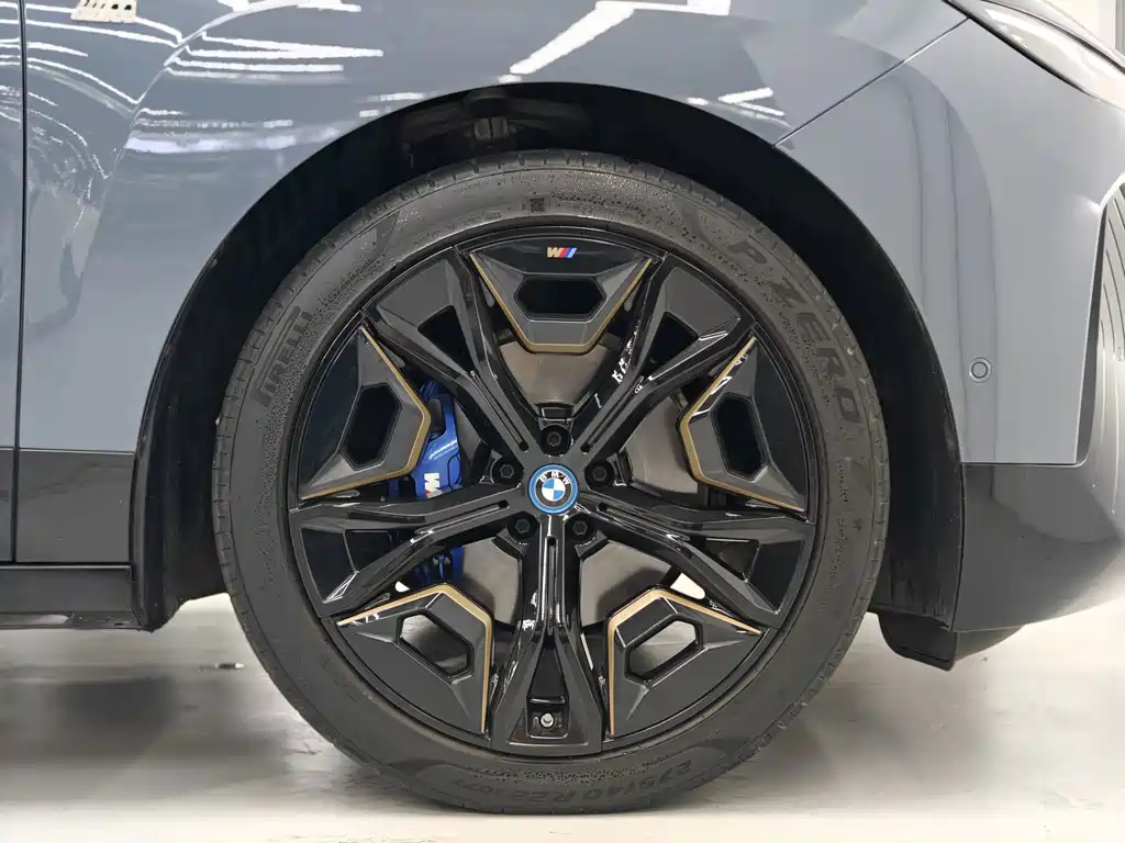 BMW iX M60 — миниатюра 8