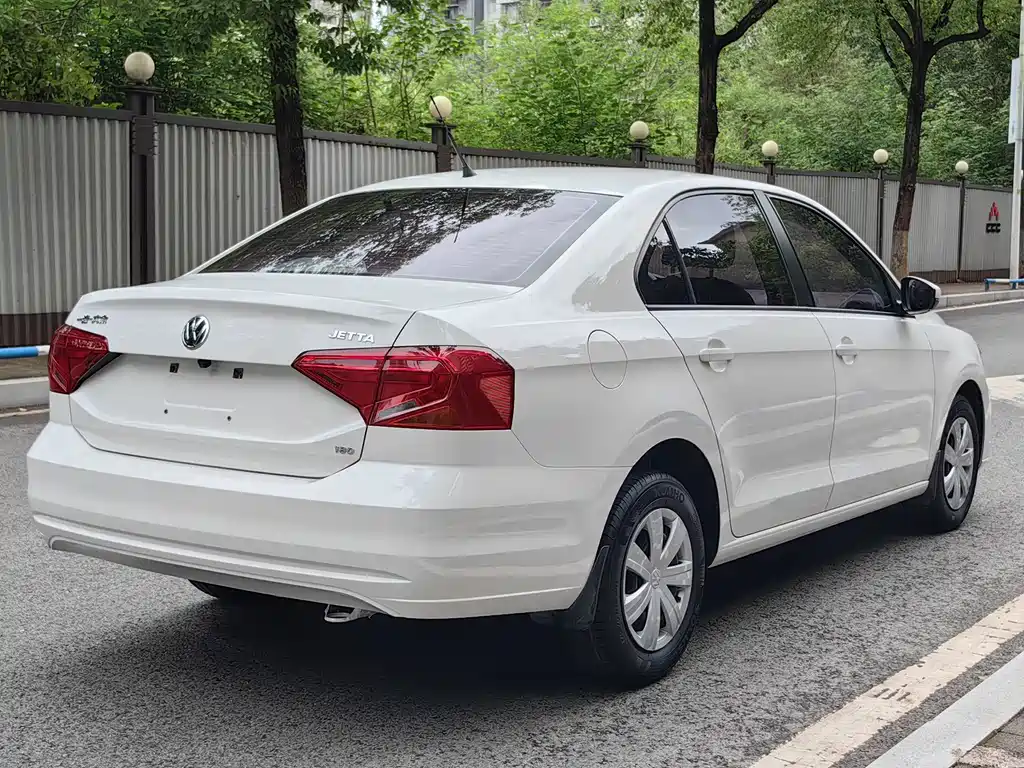 Volkswagen Jetta — миниатюра 5