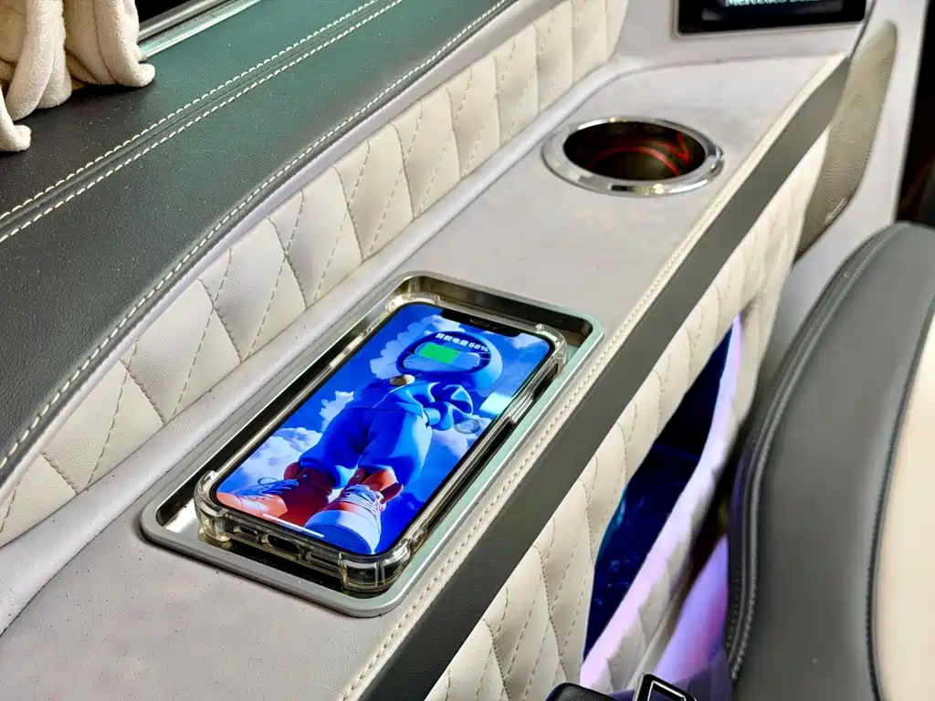 Mercedes-Benz V-Class — миниатюра 22