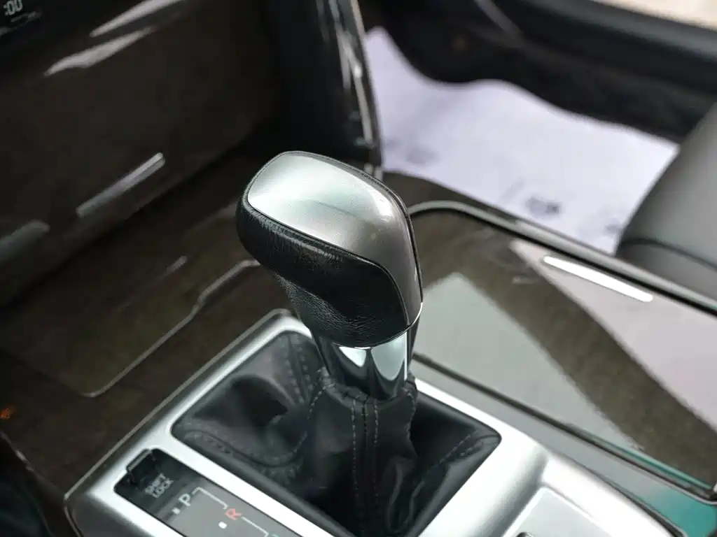 Toyota Reiz — миниатюра 11