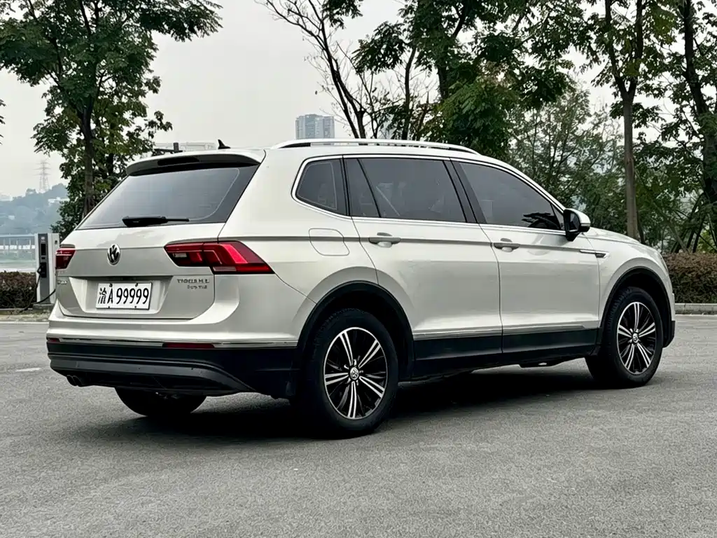 Volkswagen Tiguan L — миниатюра 9