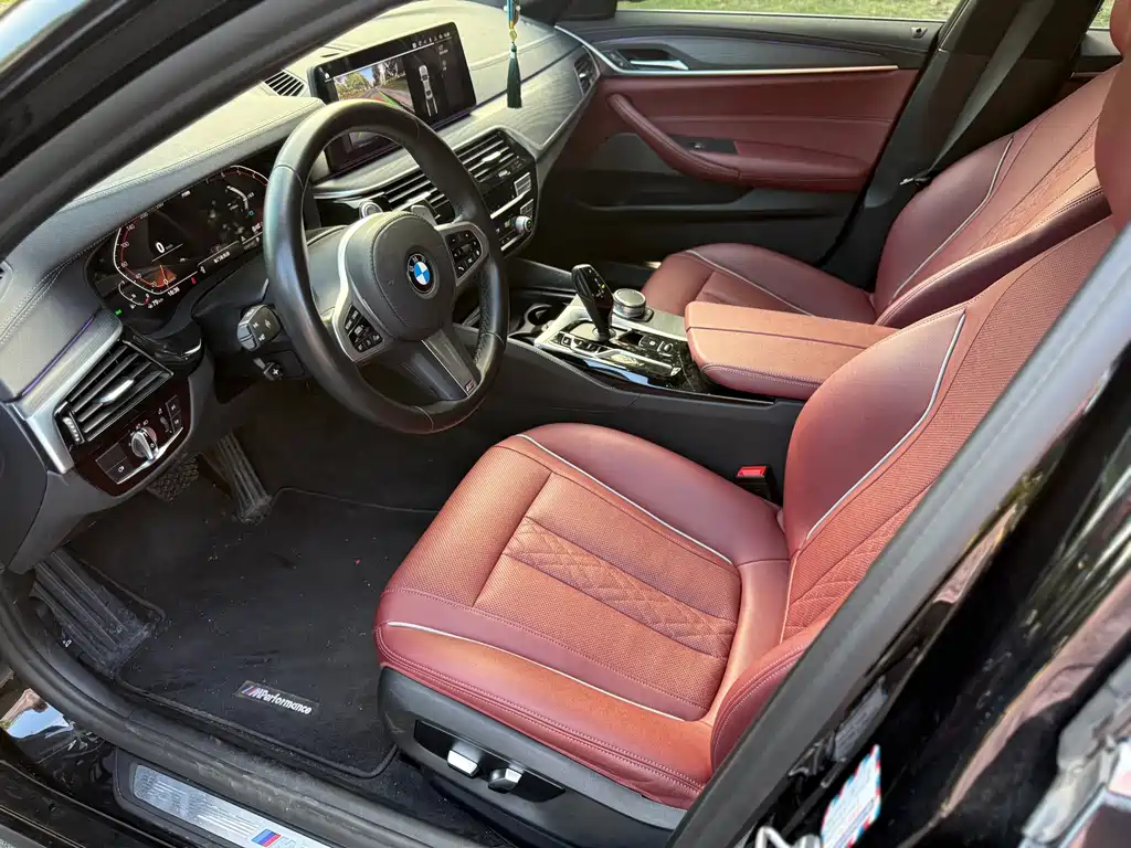 BMW 5 Series — миниатюра 6
