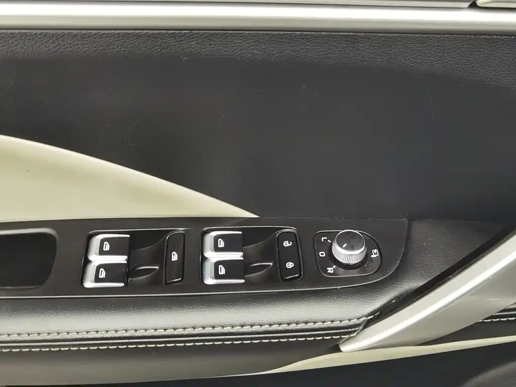 Geely Binyue — миниатюра 9