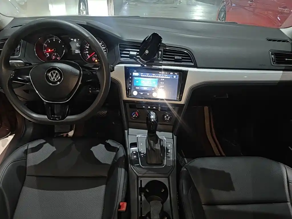 Volkswagen Lamando — миниатюра 10