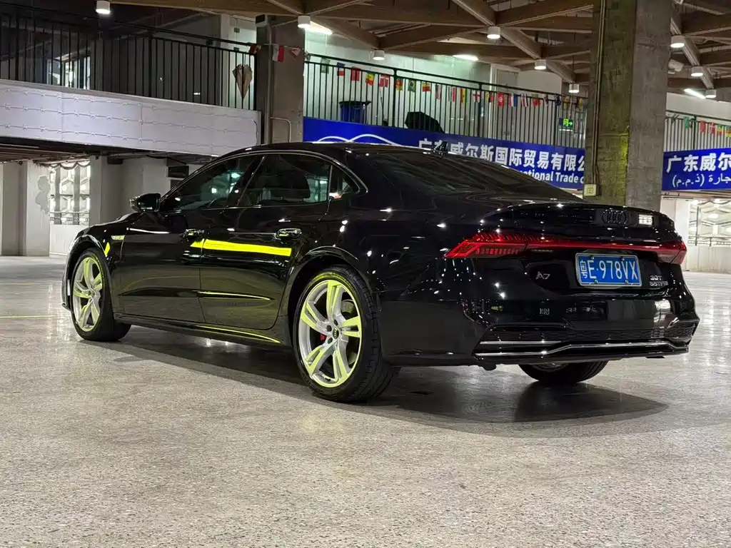 Audi A7L — миниатюра 7
