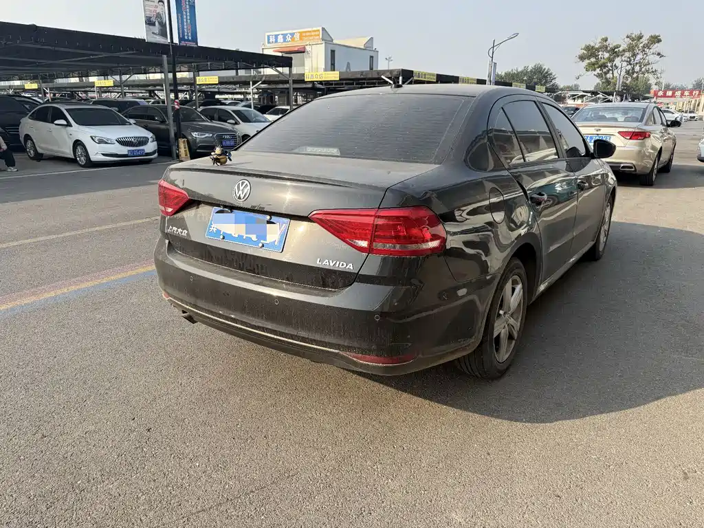 Volkswagen Lavida — миниатюра 5