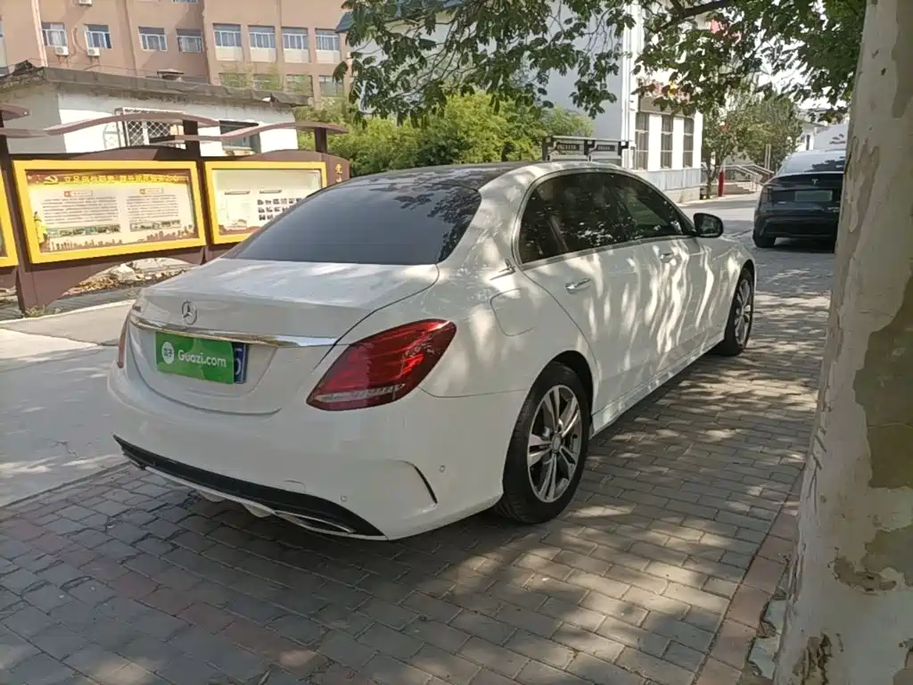 Mercedes-Benz C-Class — миниатюра 7