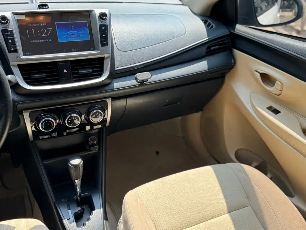 Toyota Yaris L — миниатюра 5