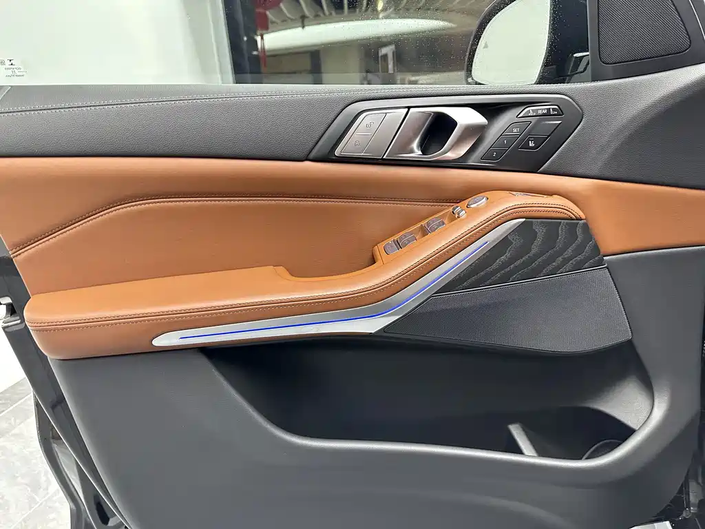 BMW X7 — миниатюра 21