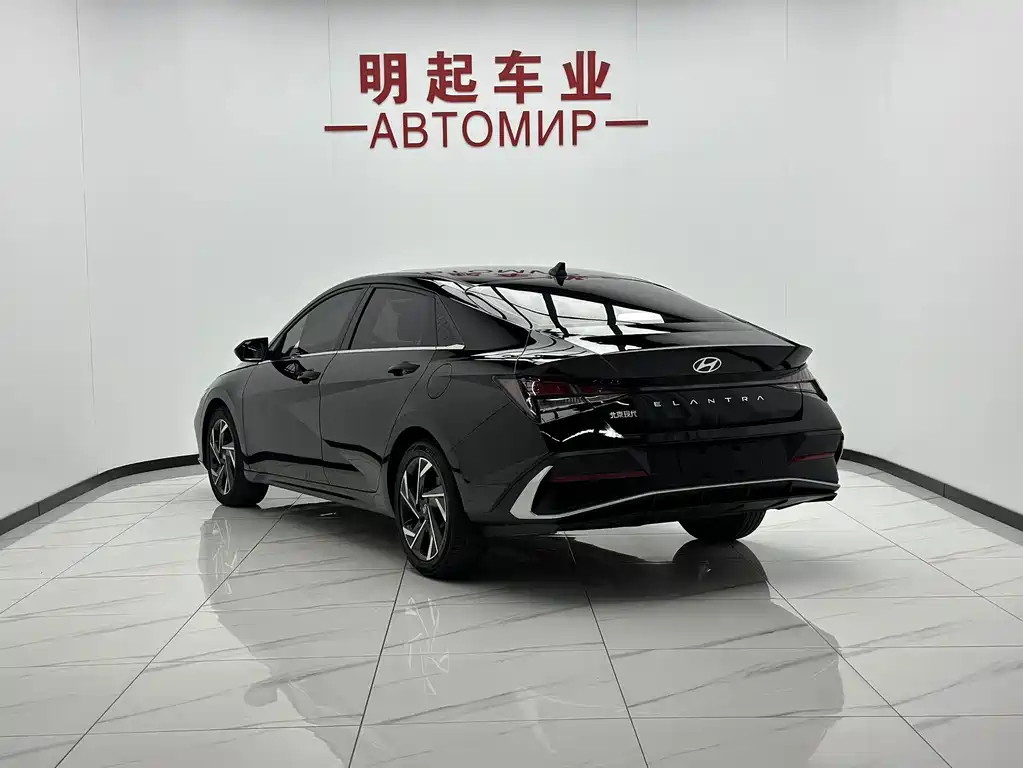 Hyundai Elantra — миниатюра 8
