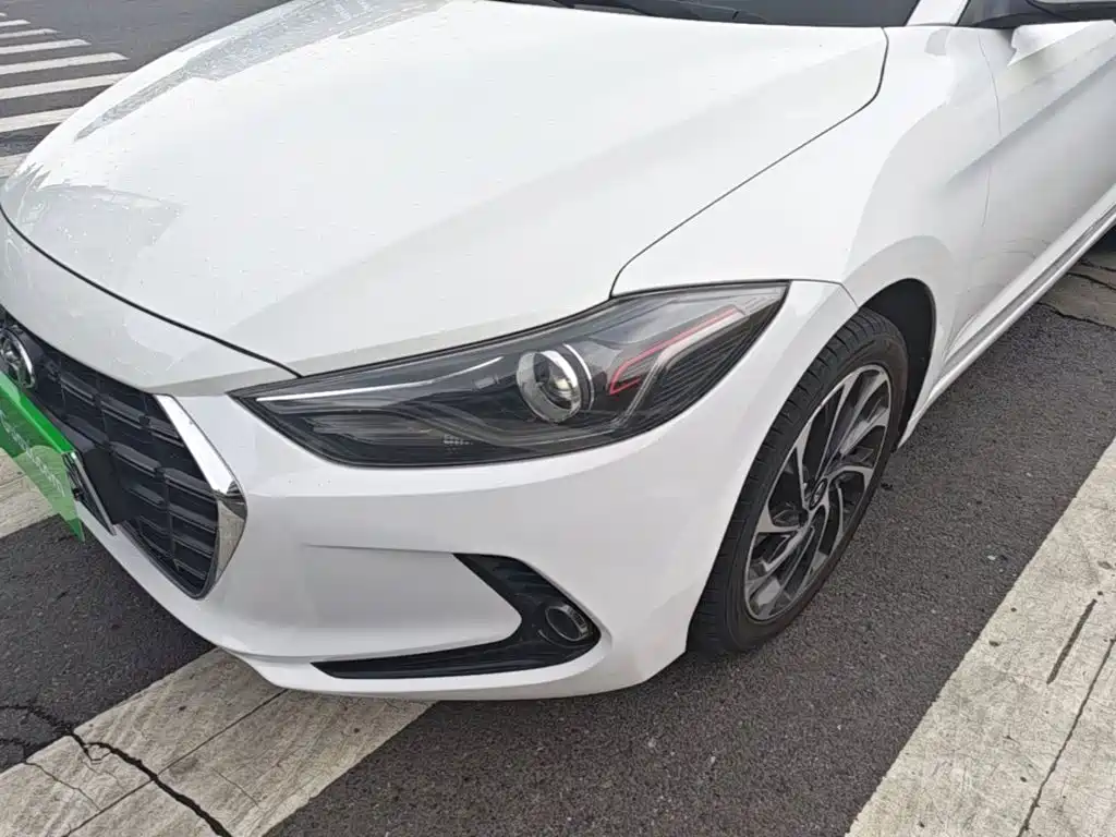 Hyundai Elantra — миниатюра 24